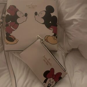 Kate SpadeKissing Minnie & Mickey Mini Tote Crossbody Bag and Wallet set .